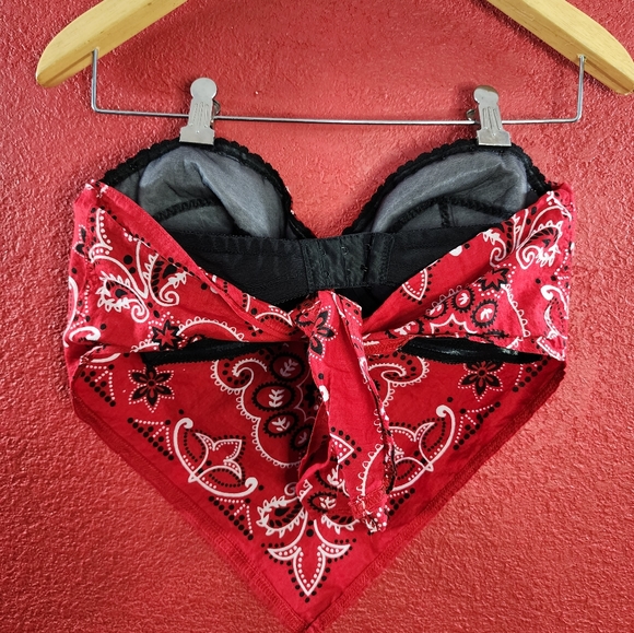 Red Bandana top - Picture 2 of 2